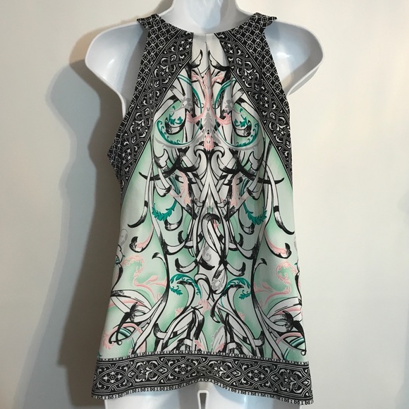 White House Black Market Print tank. Size small - Picture 5 of 7